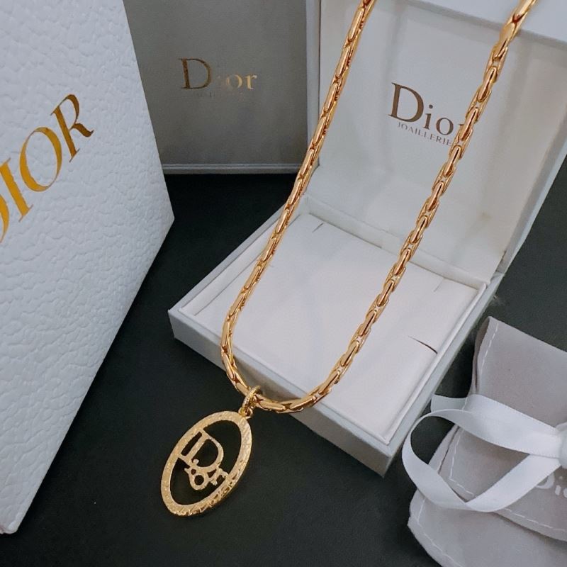 chr1st1an D10r necklaces